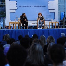 Margaret a Pietrasanta al Festival Anteprime nel 2010 per raccontare ai suoi lettori i suoi progetti e la sua scrittura.
