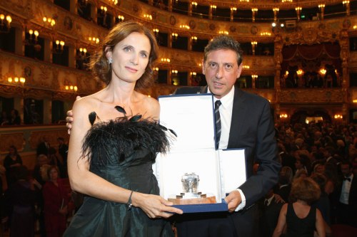 Margaret festeggia la vittoria del Campiello per Venuto al mondo nel 2009. 
